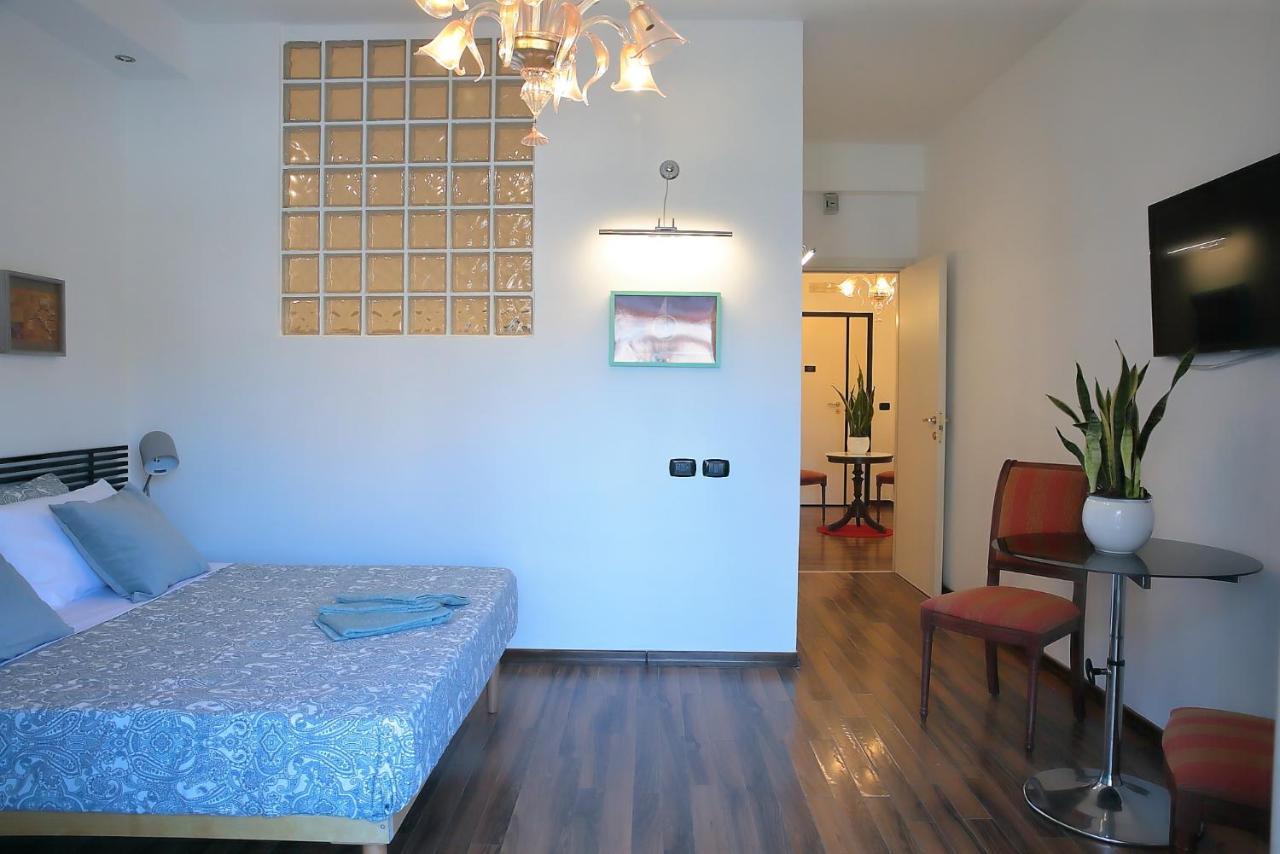 Savoia & Cavour _ Premium Signature _ Hotel Bari Bagian luar foto