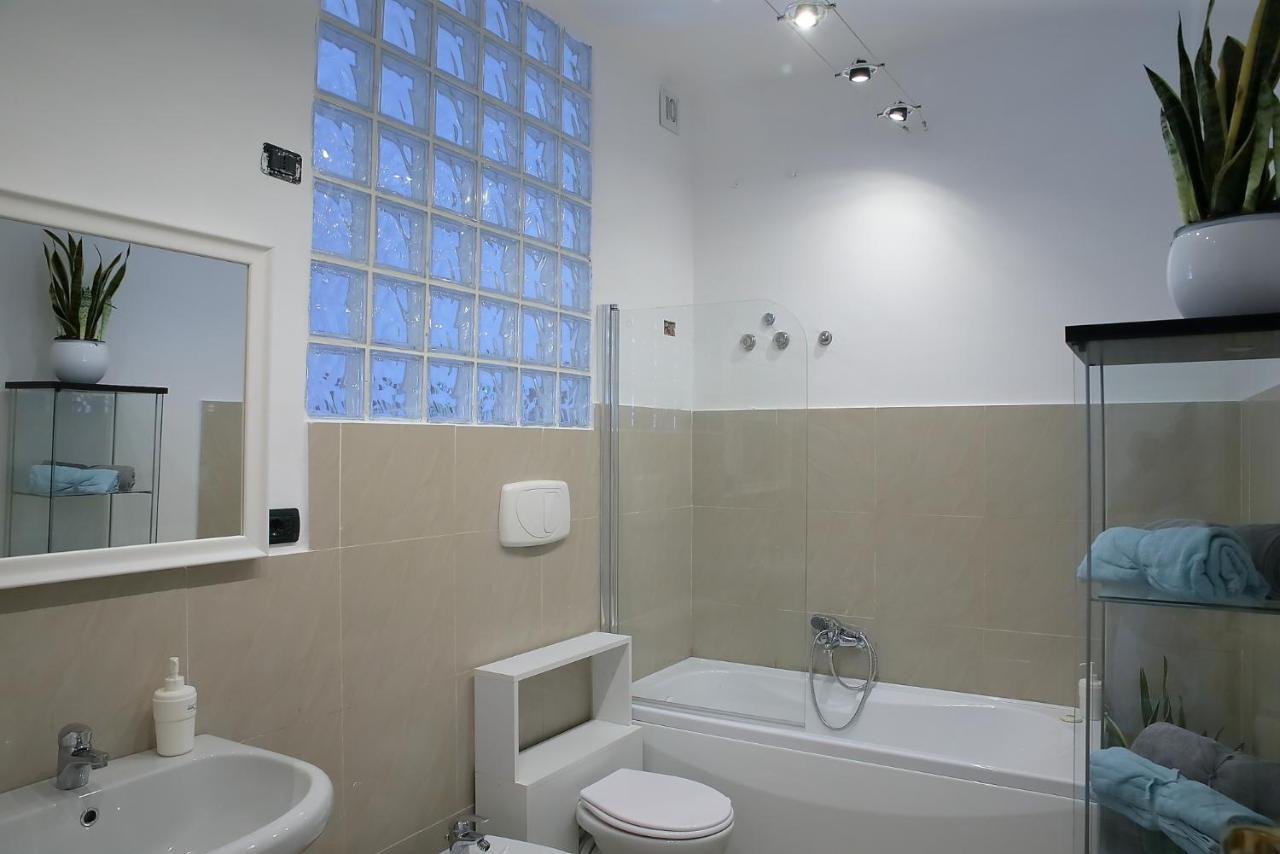 Savoia & Cavour _ Premium Signature _ Hotel Bari Bagian luar foto